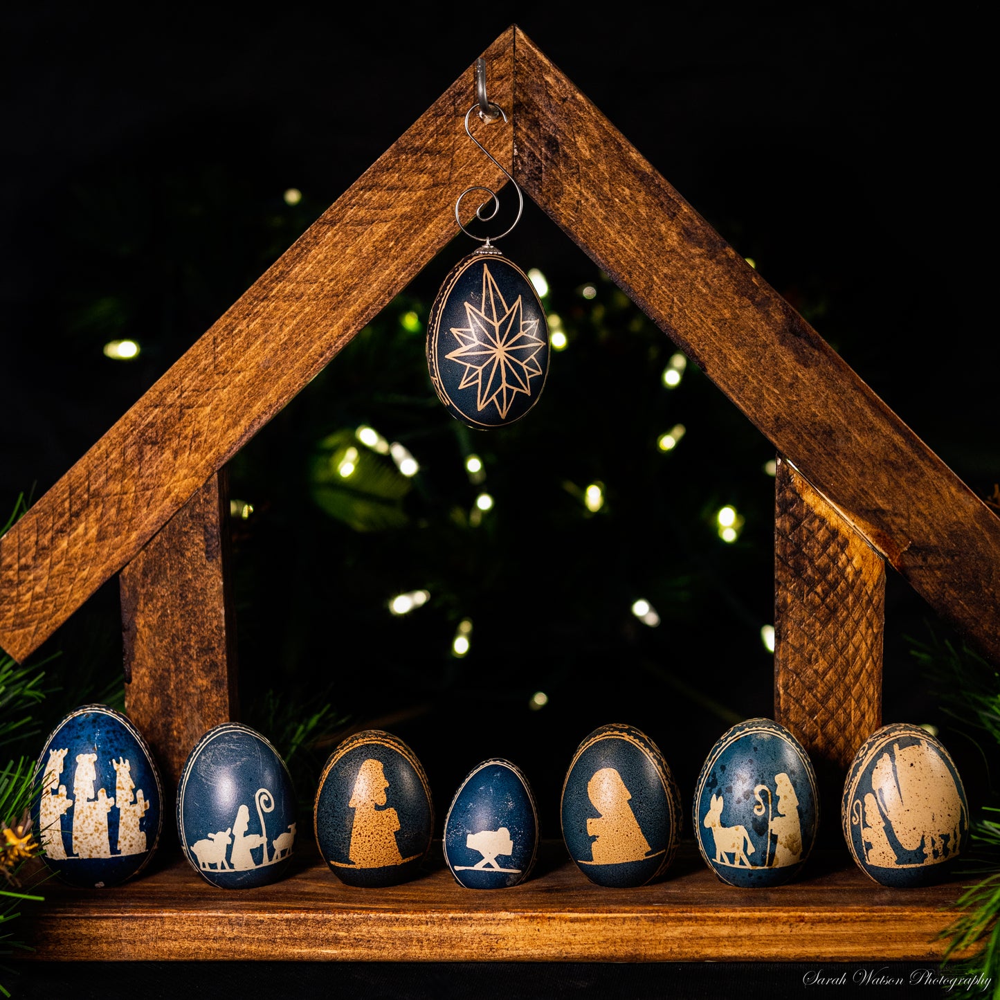 8 Piece Nativity Set with Stable Stand